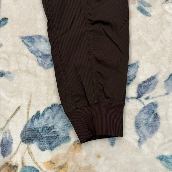 Lululemon athletica Brown Jogger Track Pants 6 - Picture 5 of 10